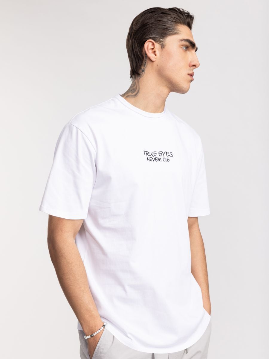 חולצת טישירט לגבר אוברסייז TRUE EYES