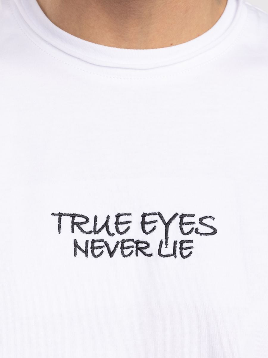 חולצת טישירט לגבר אוברסייז TRUE EYES