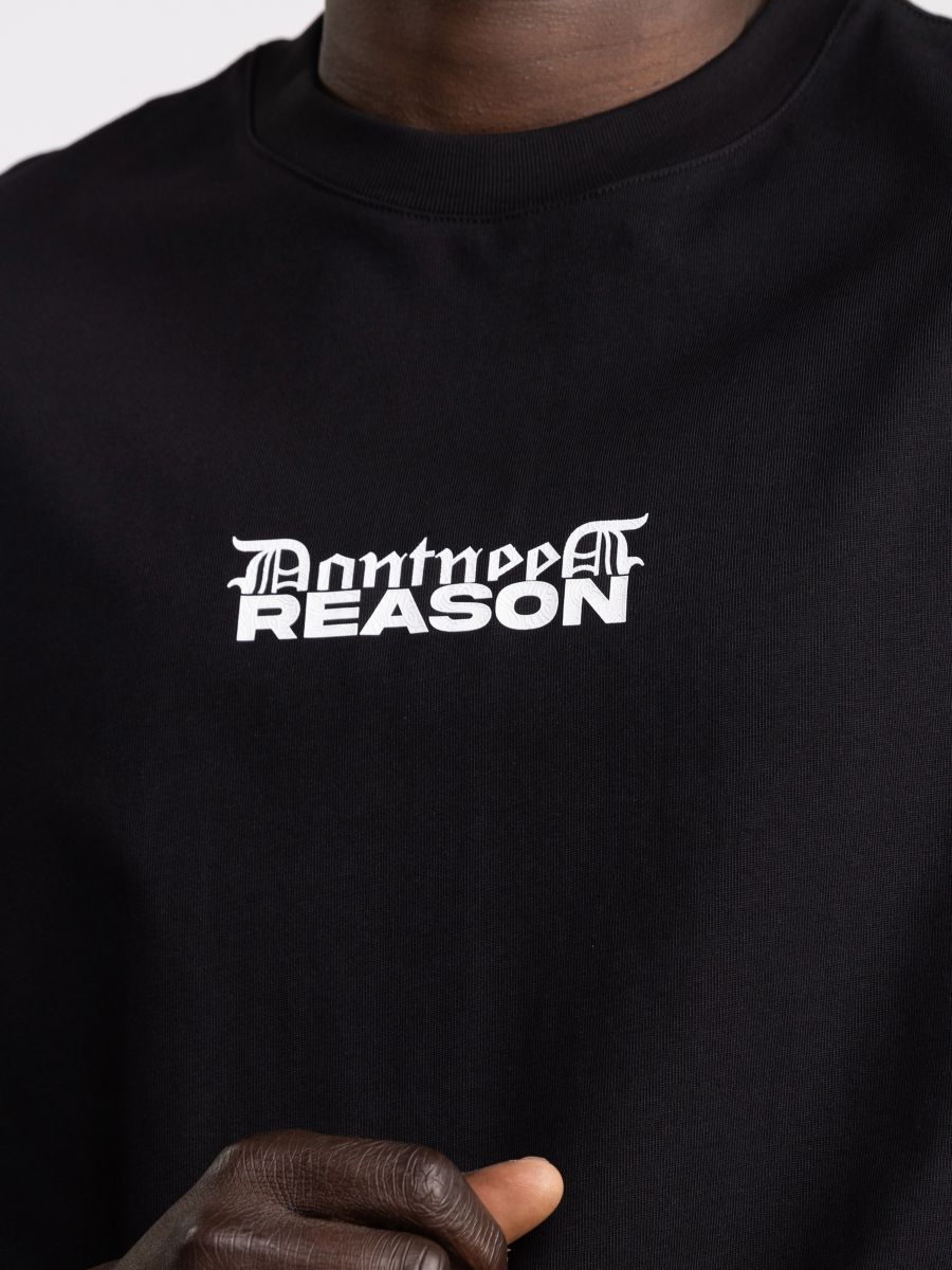 חולצת טי שירט לגבר REASON