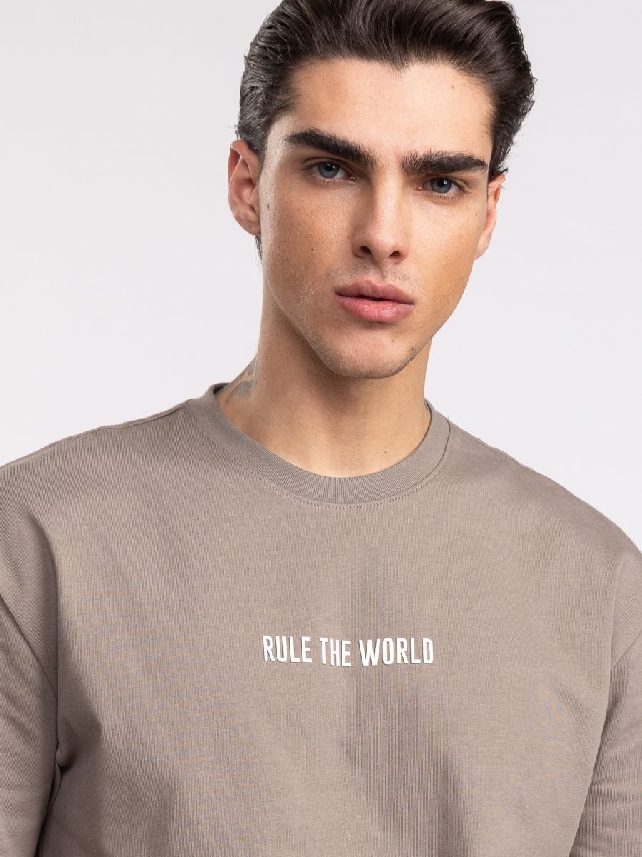 חולצת טישירט אוברסייז לגבר RULE THE WORLD