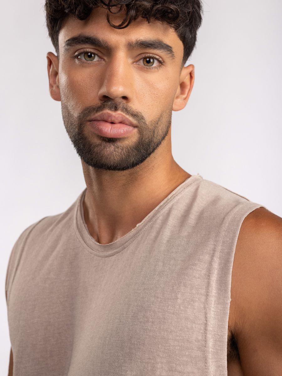 גופיה לגבר שקפקפה