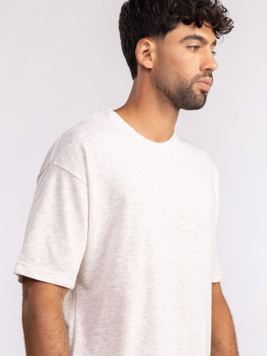 חולצת טי שירט לגבר שקפקפה צווארון עגול