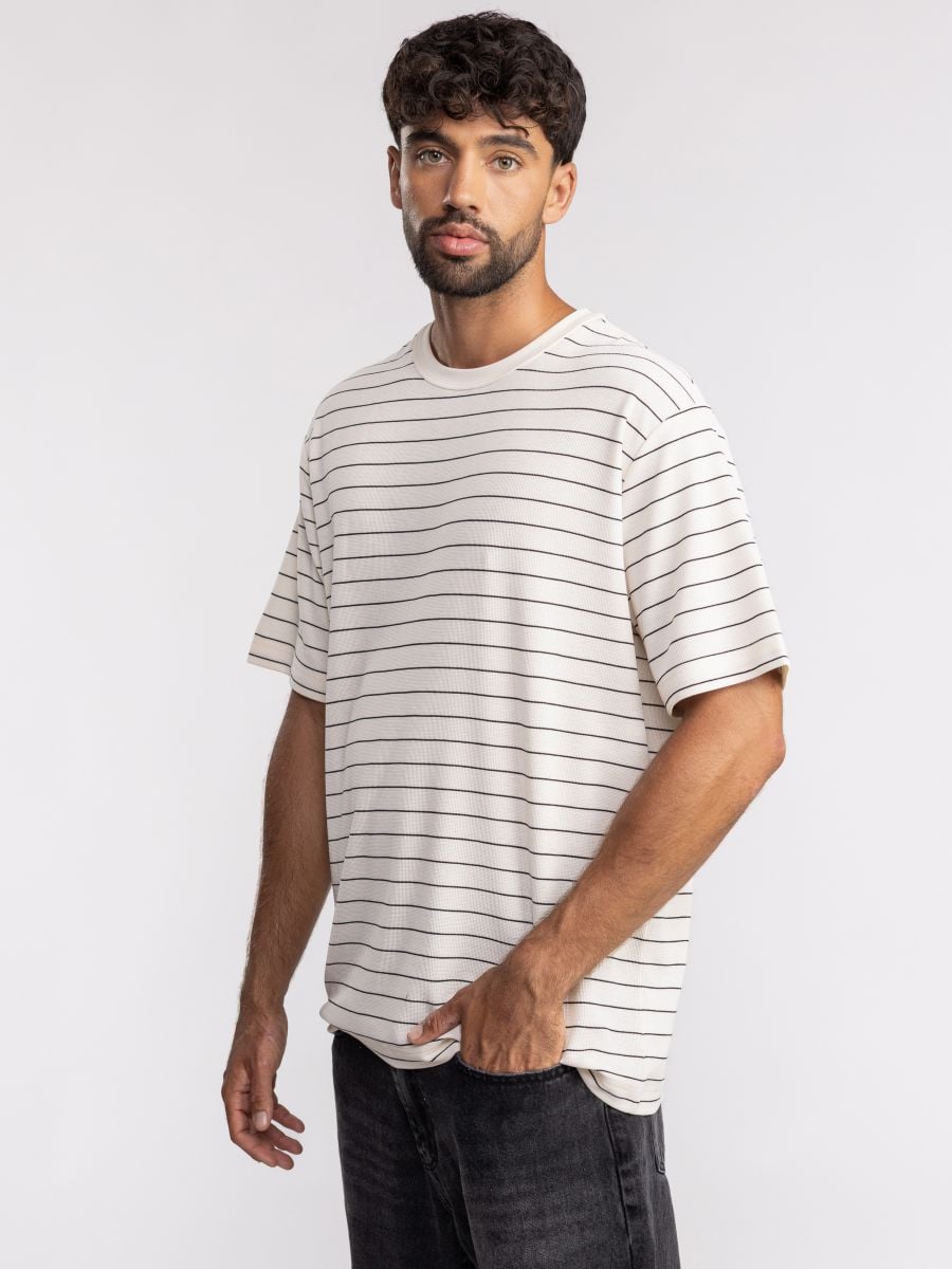 חולצת טי שירט לגבר פסים