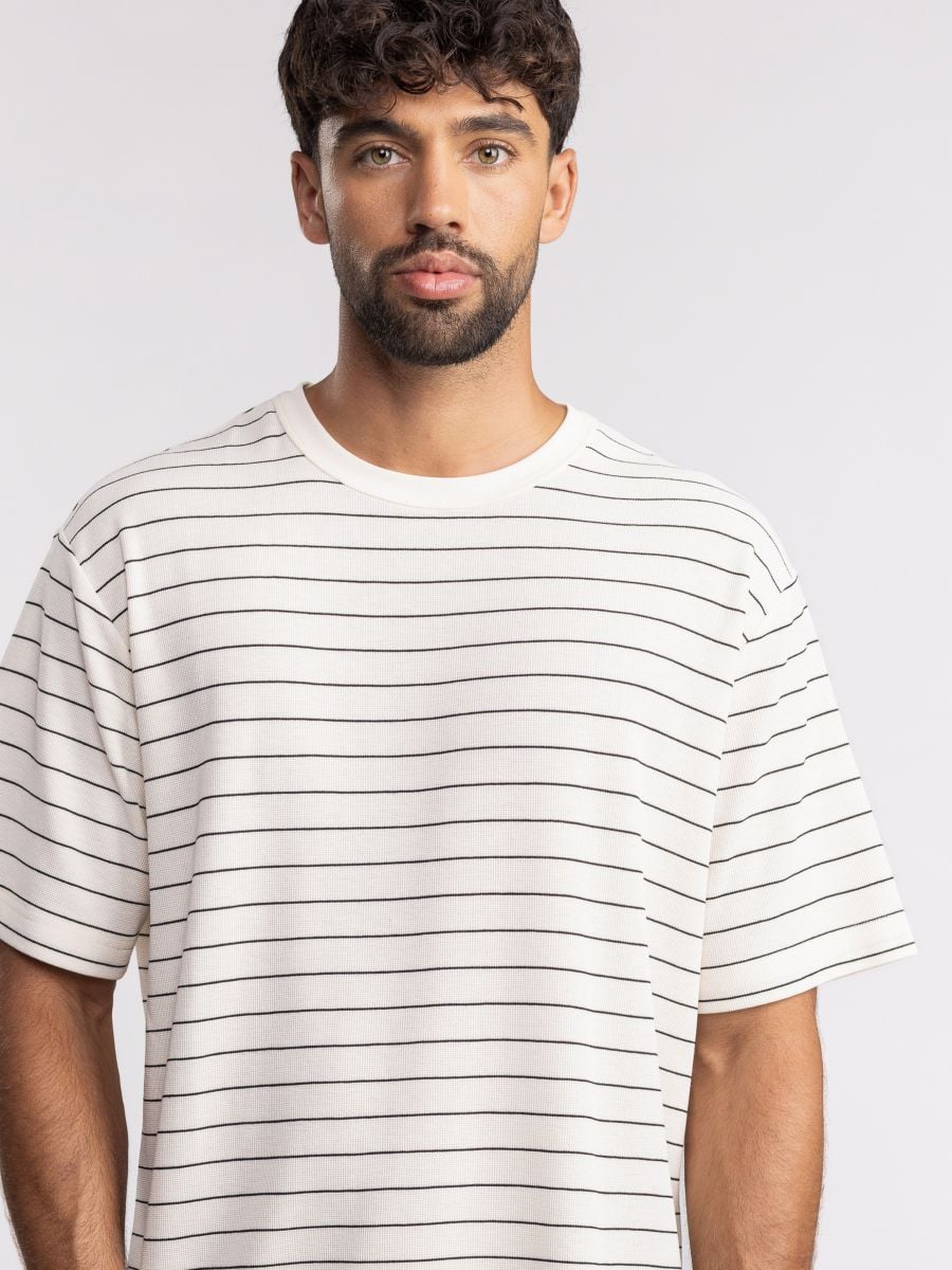 חולצת טי שירט לגבר פסים