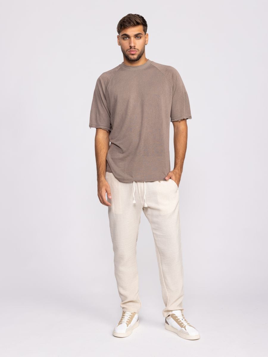 חולצת טי שירט עם שרוולי רגלן