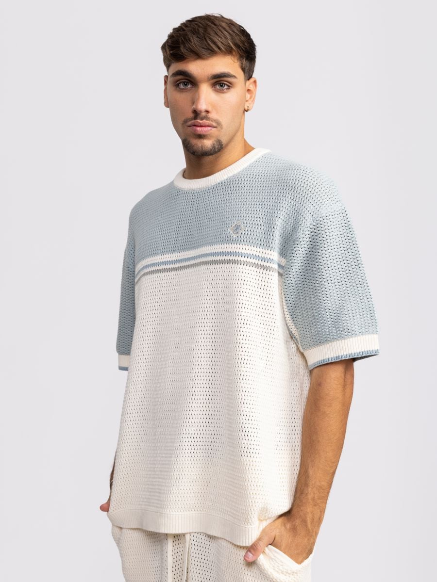 חולצת סריג קצרה לגבר עם עיטורי פס