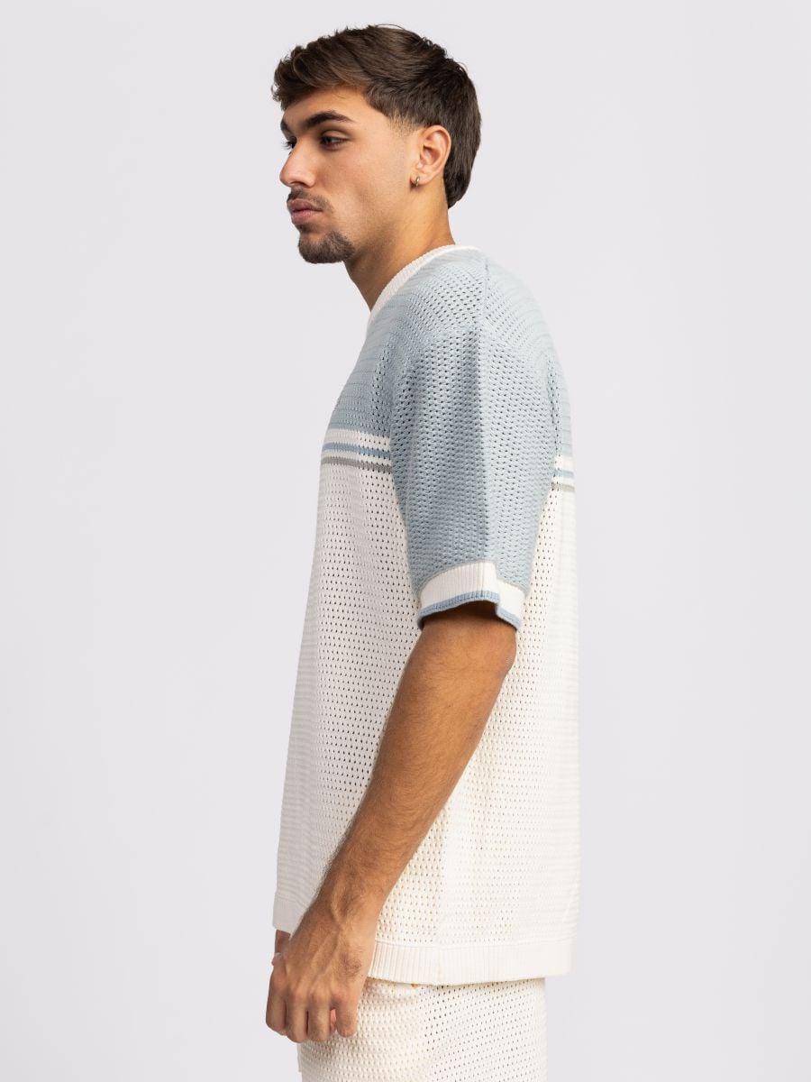 חולצת סריג קצרה לגבר עם עיטורי פס