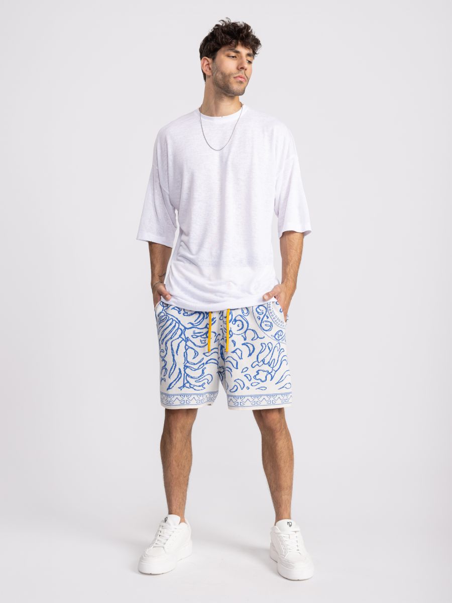 מכנסי ברמודה לגבר בהדפס גרפי