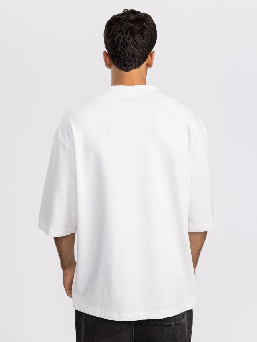 חולצת טי שירט לגבר עם שרוולים עד המרפק