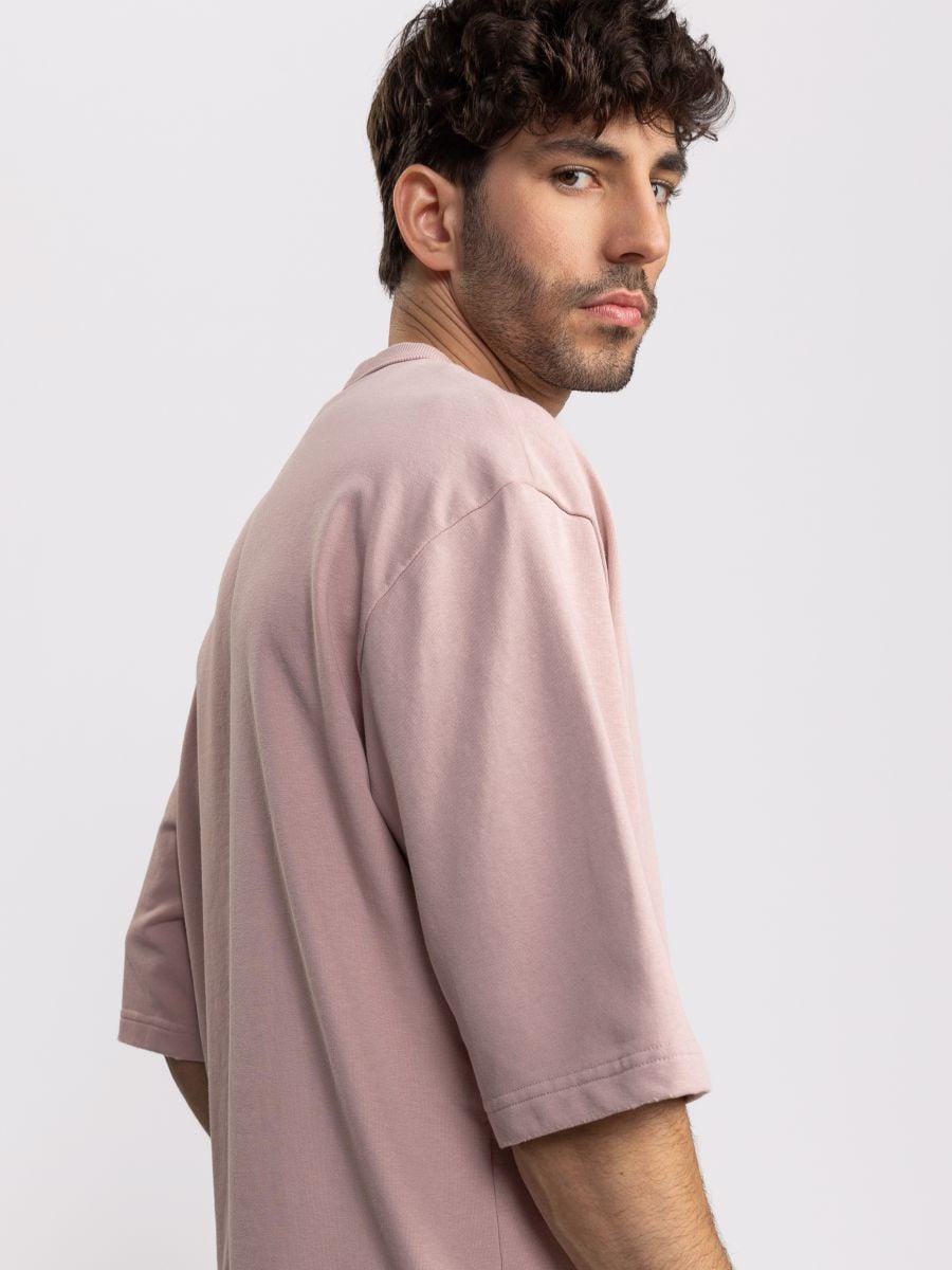 חולצת טי שירט לגבר עם שרוולים עד המרפק