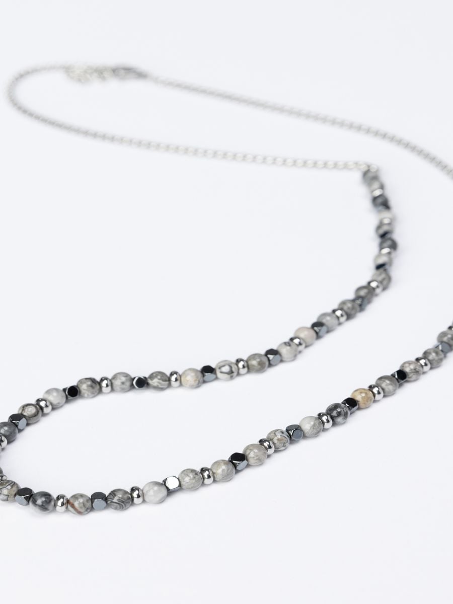 שרשרת כסופה בשילוב חרוזים לגבר