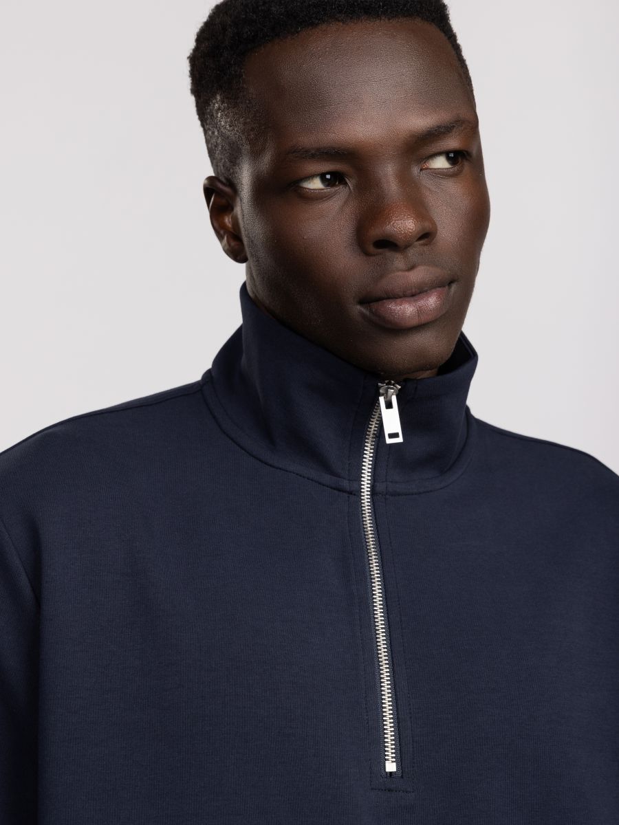 חולצת פוטר לגבר עם חצי רוכסן