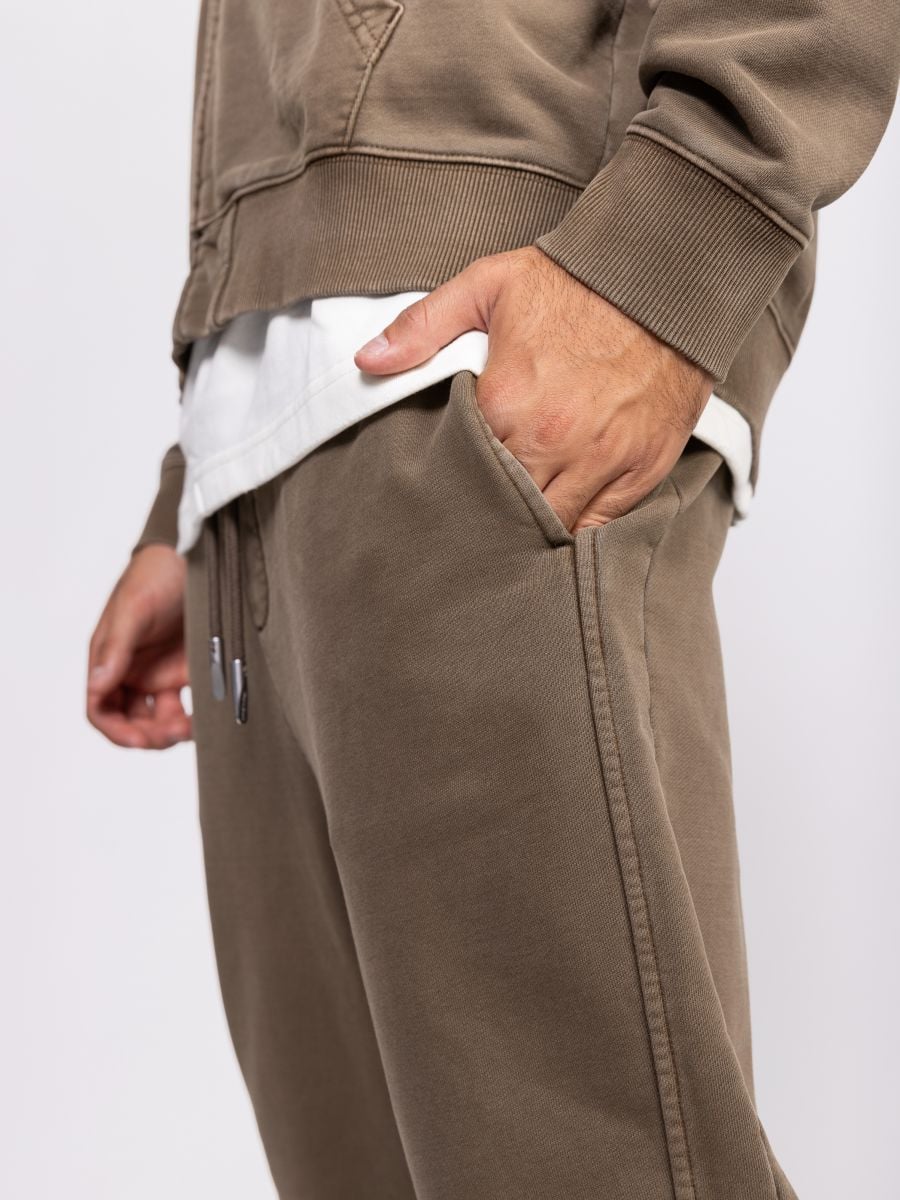 מכנסי טרנינג עם גומי ושרוך להתאמה