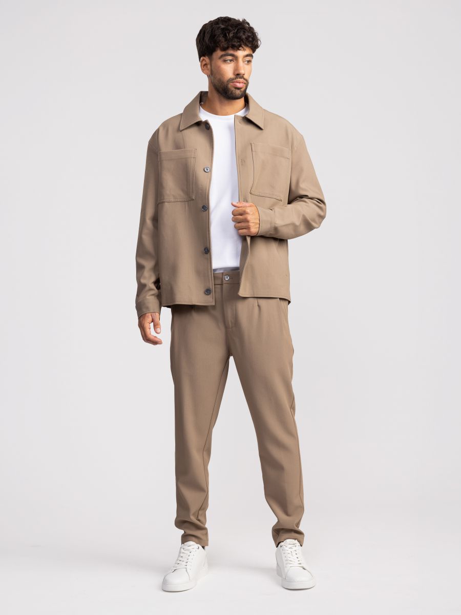 גקט לגבר עם כיס קדמי