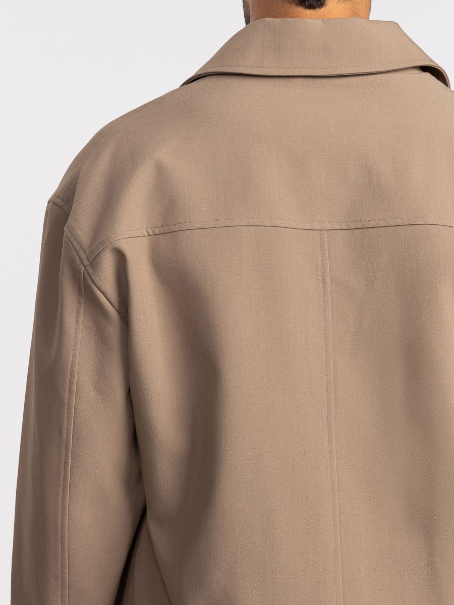 גקט לגבר עם כיס קדמי