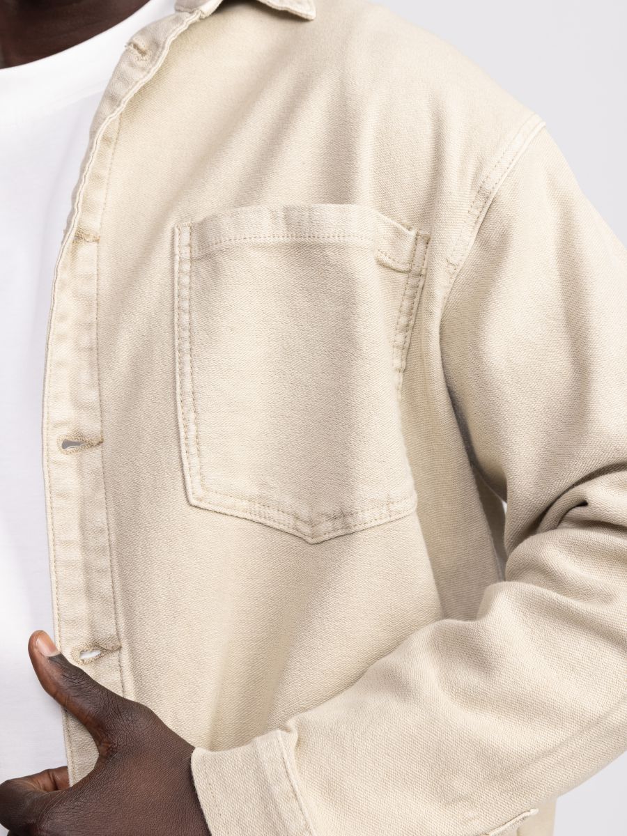 חולצת כפתורים עם כיסים לגבר