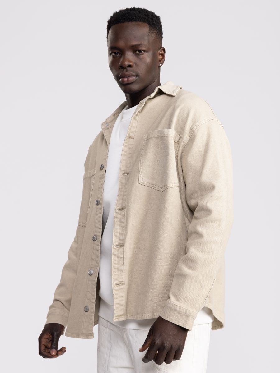 חולצת כפתורים עם כיסים לגבר