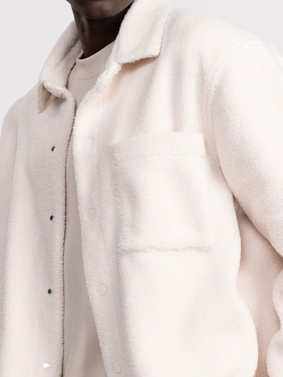 גקט לגבר עם סגירת לחצניות