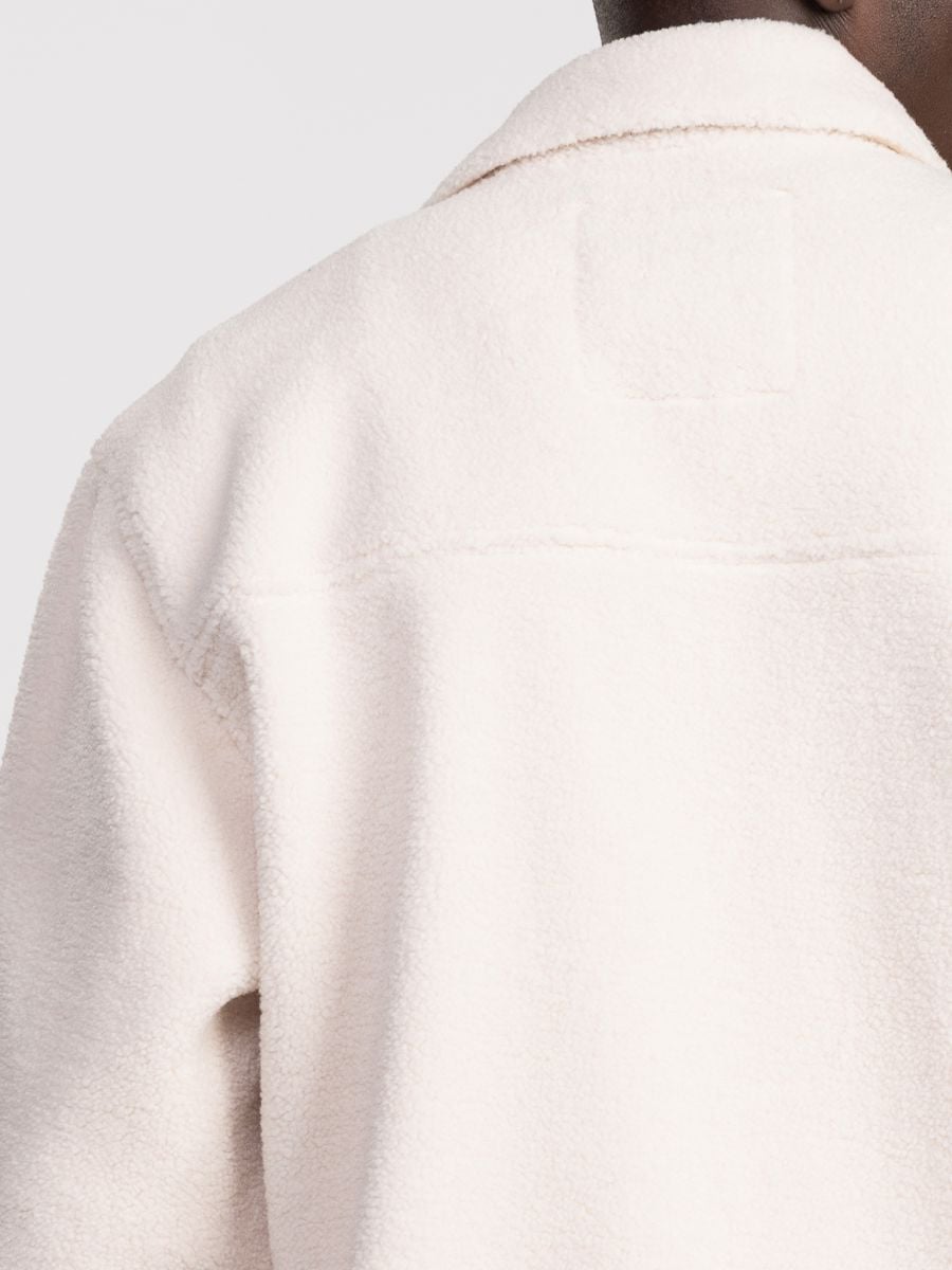 גקט לגבר עם סגירת לחצניות