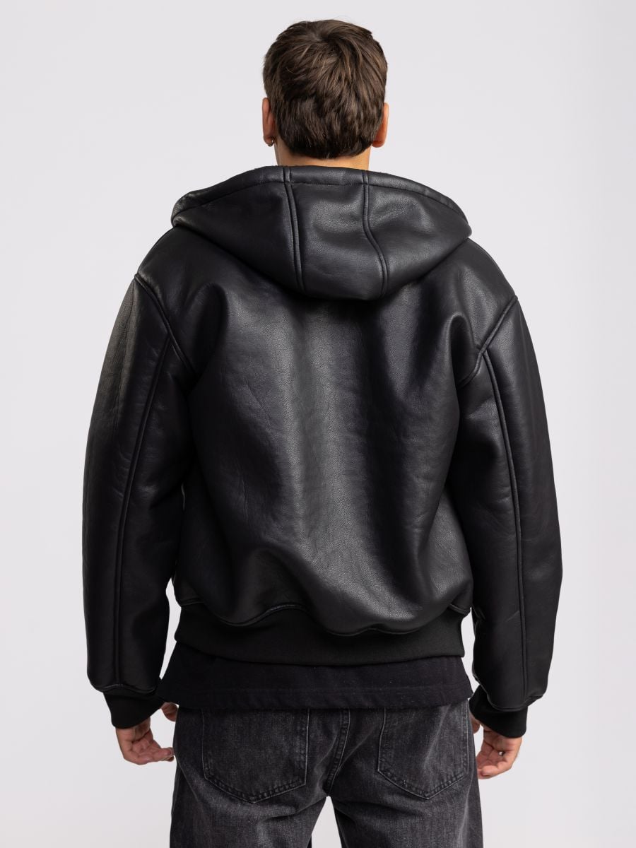 מעיל דמוי עור לגבר עם קפוצון