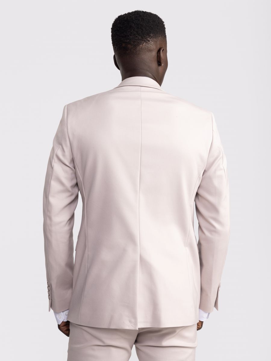 בלייזר מחויט עם אבזם צד דקורטיבי