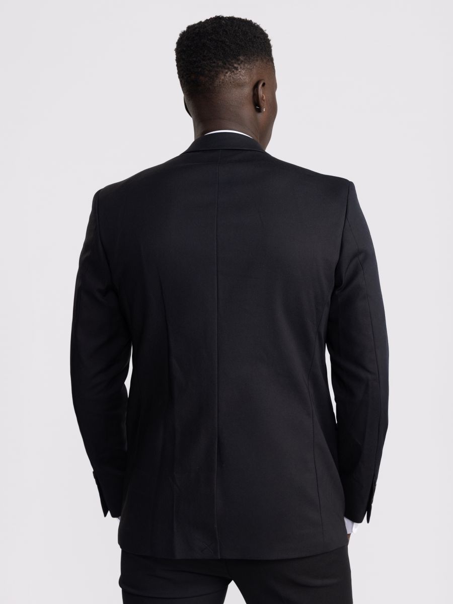 בלייזר מחויט עם אבזם צד דקורטיבי