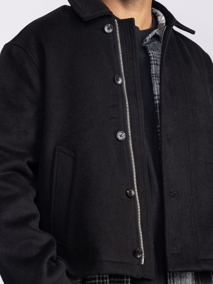 גקט קצר עם צווארון קורדרוי לגבר