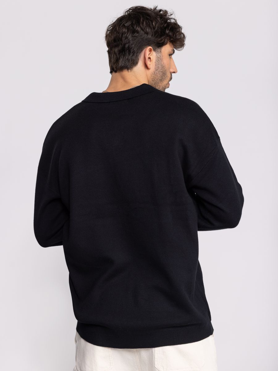 סריג עם צווארון פולו פתוח