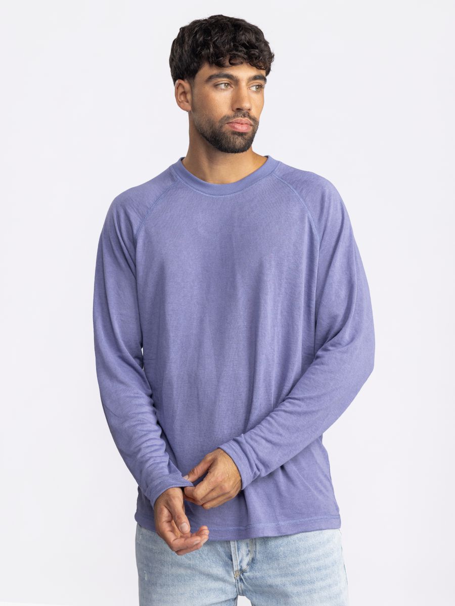 חולצת לונג סלאב מבד טקסטורלי בגזרת רגלן