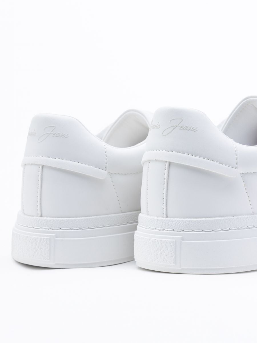 נעלי סניקרס בעיצוב מינימליסטי MJ