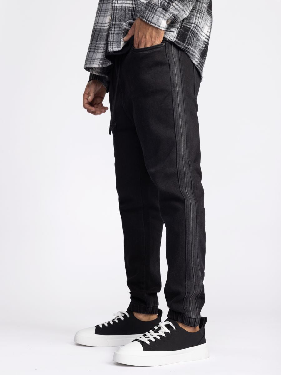 מכנסי ג’’ינס עם פסי תפר צדדיים לגבר