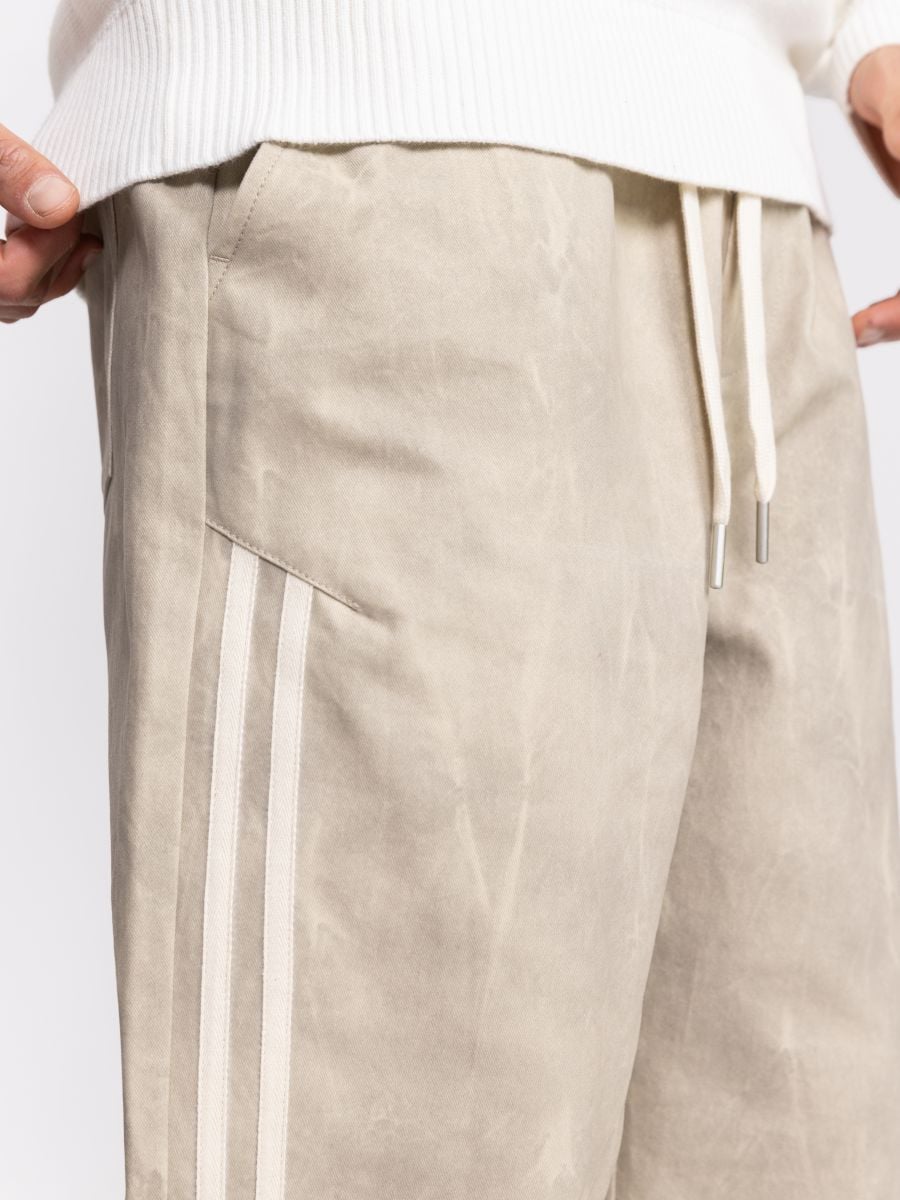 מכנסי בד עם פסי צד