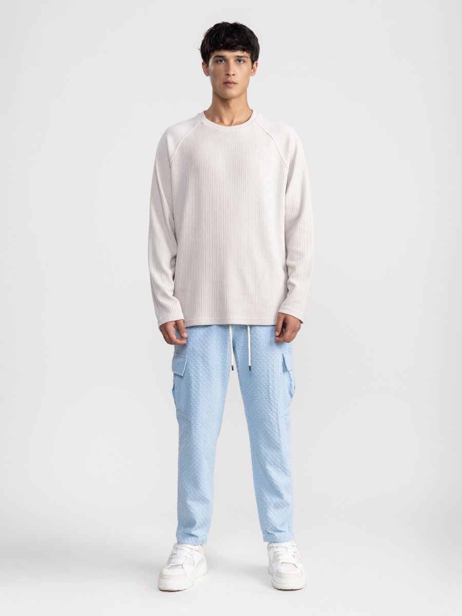 מכנסי קארגו ארוכים מבד טקסטורלי