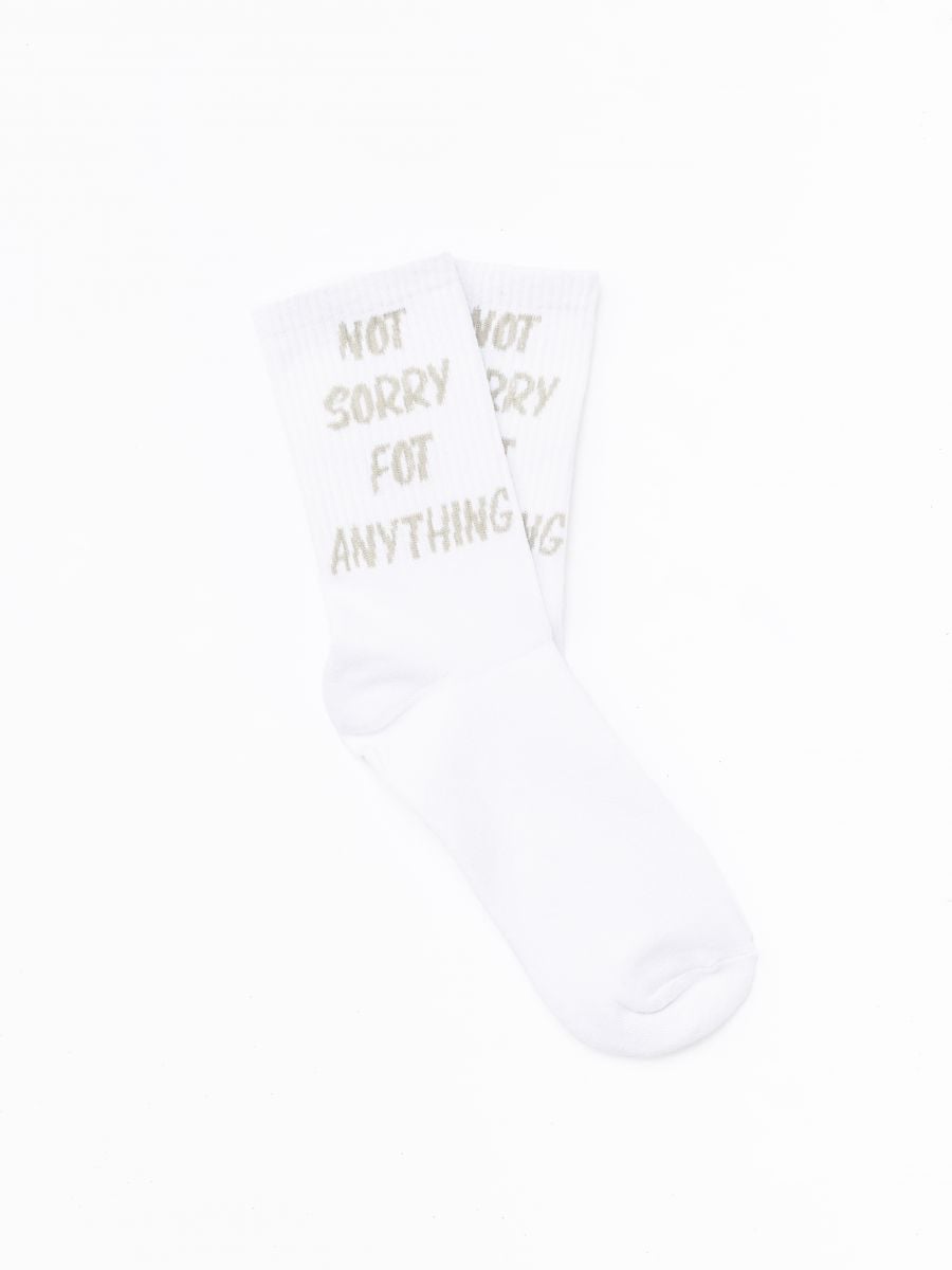 גרביים לגבר עם כיתוב מודפס בסטייל אורבני