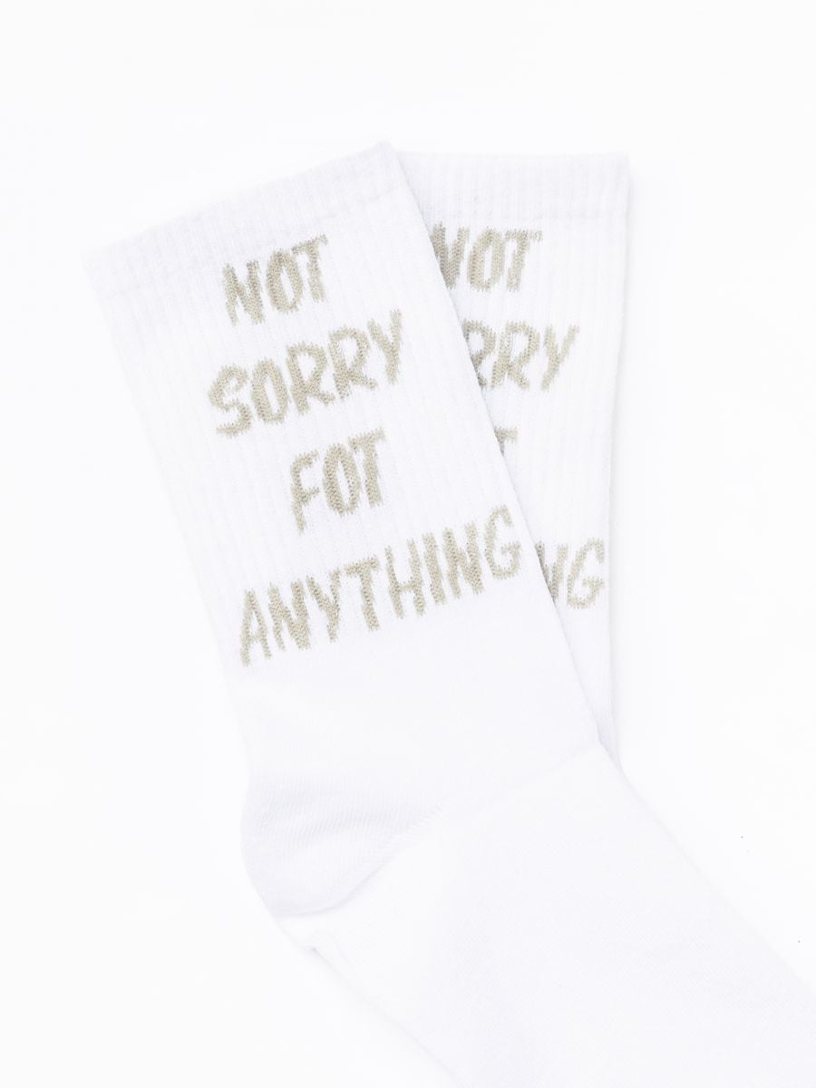 גרביים לגבר עם כיתוב מודפס בסטייל אורבני