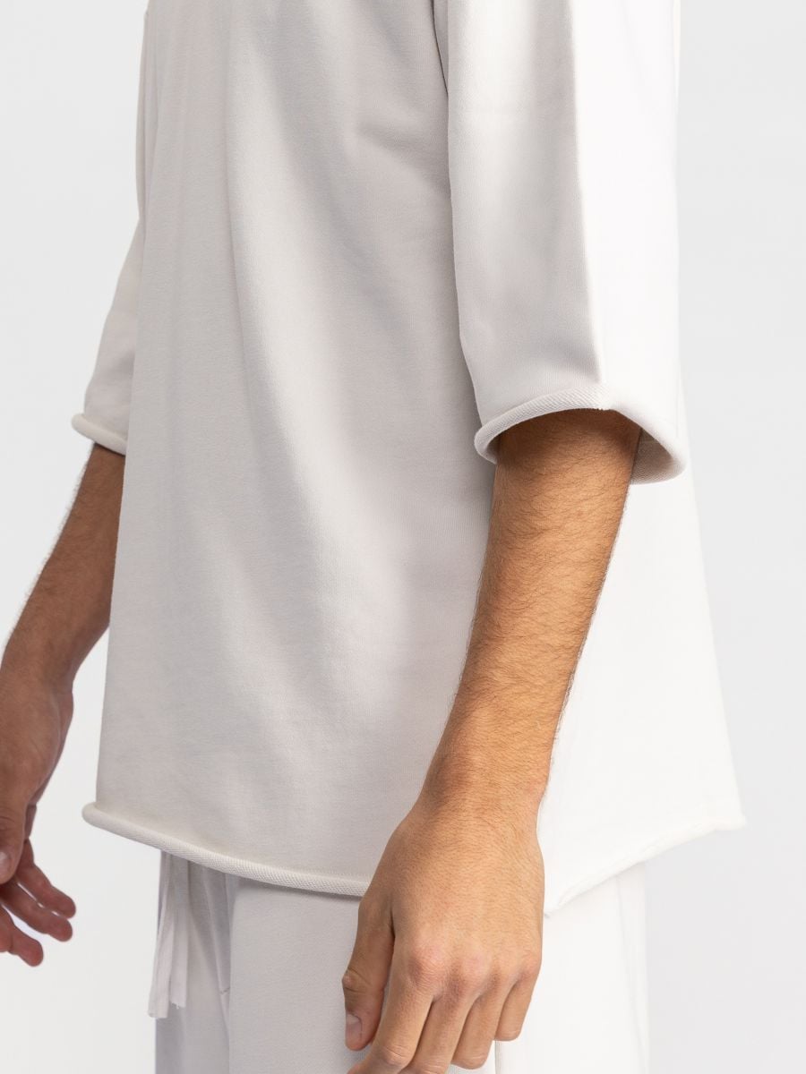 חולצה קצרה עם סיומת פרומה