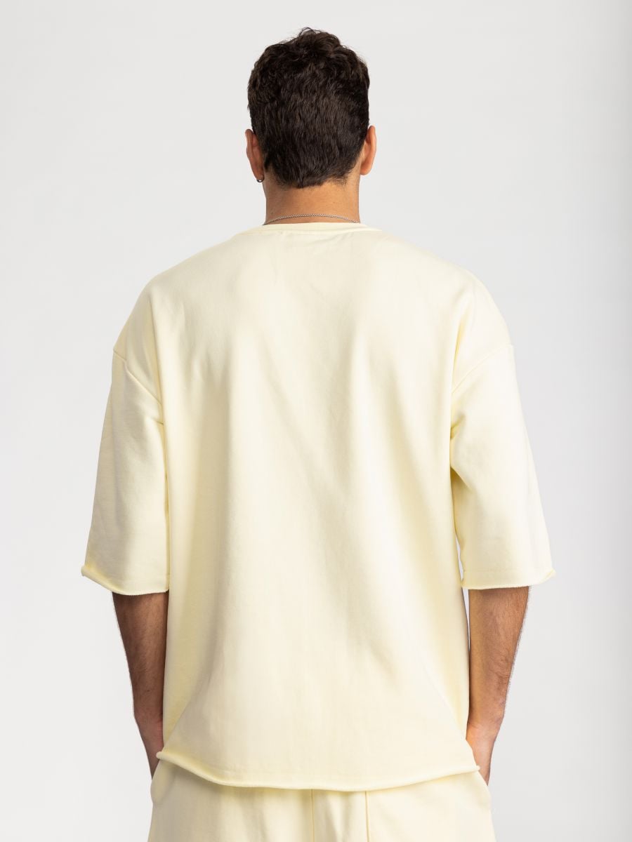 חולצה קצרה עם סיומת פרומה