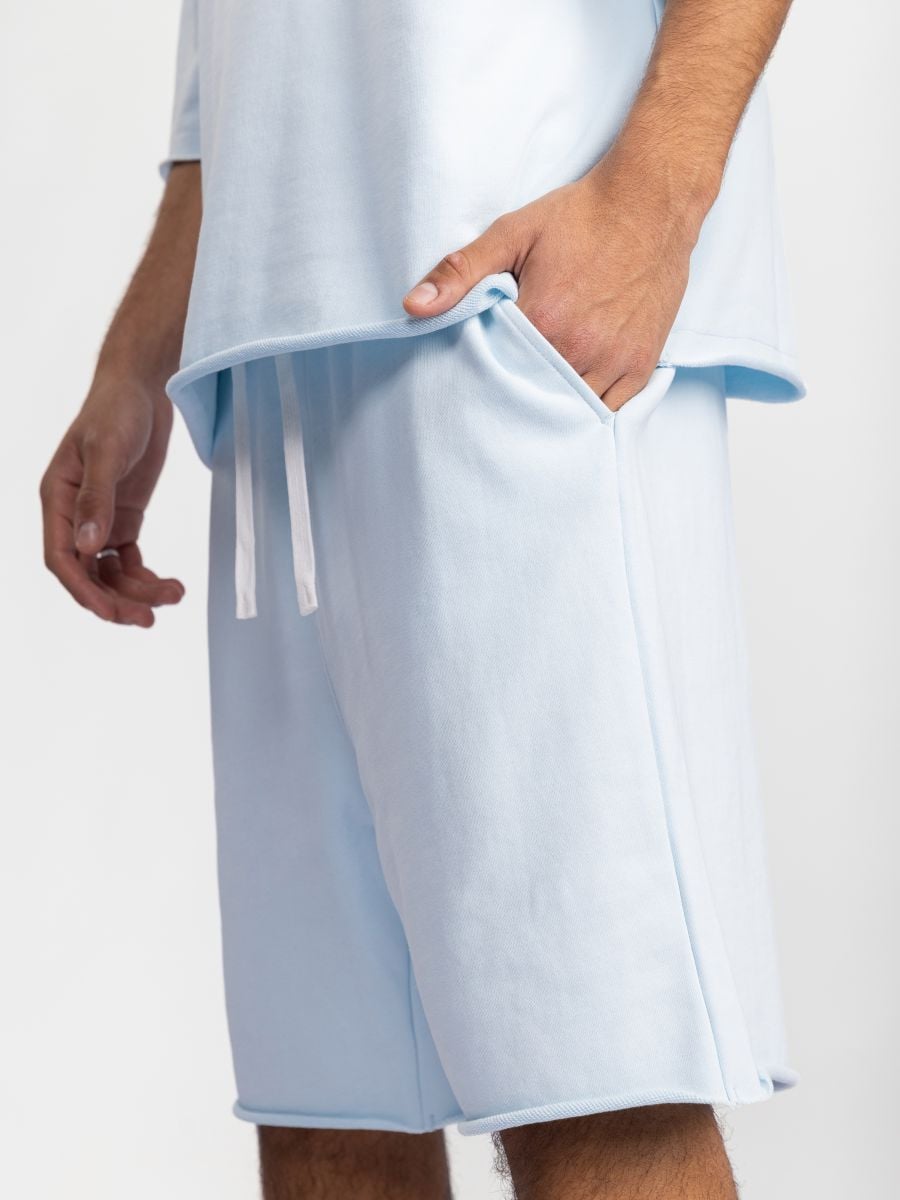 מכנסיים קצרים עם סיומת פרומה