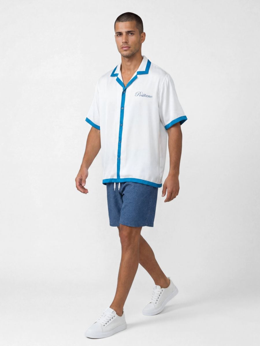 מכופתרת קצרה