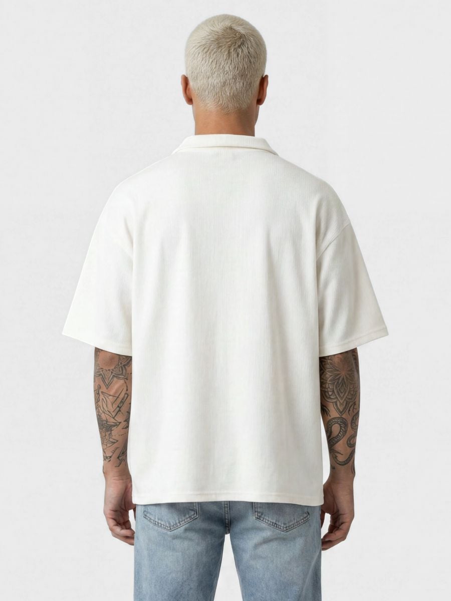 מכופתרת קצרה