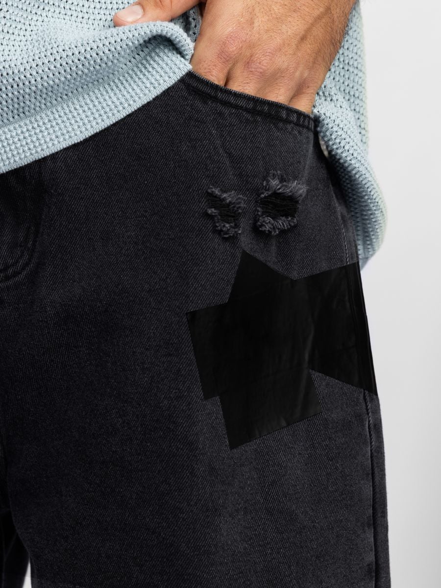 ברמודות גינס עם קרע