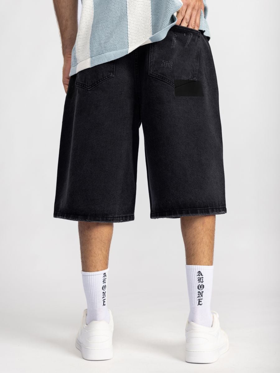 ברמודות גינס עם קרע