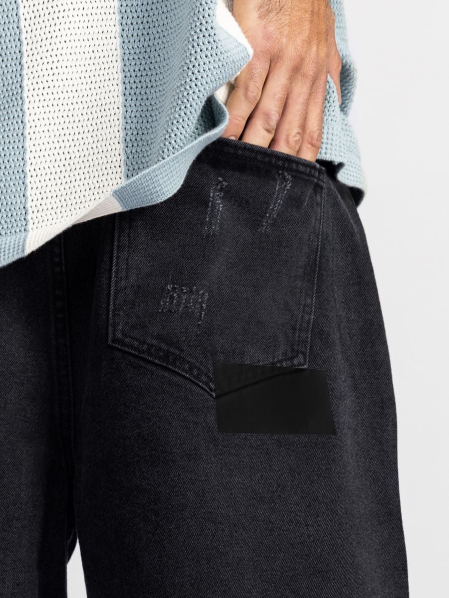 ברמודות גינס עם קרע