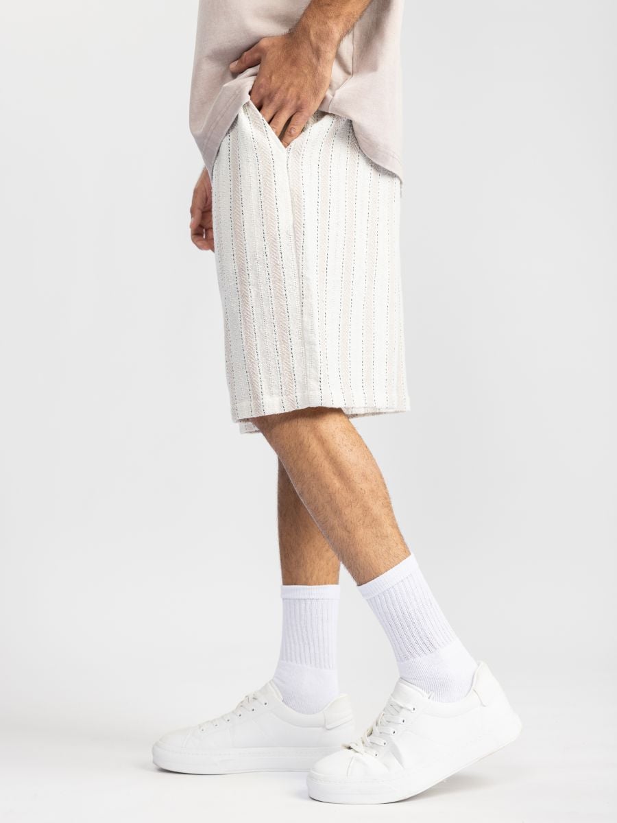 ברמודות בד עם טקסטורת פסים