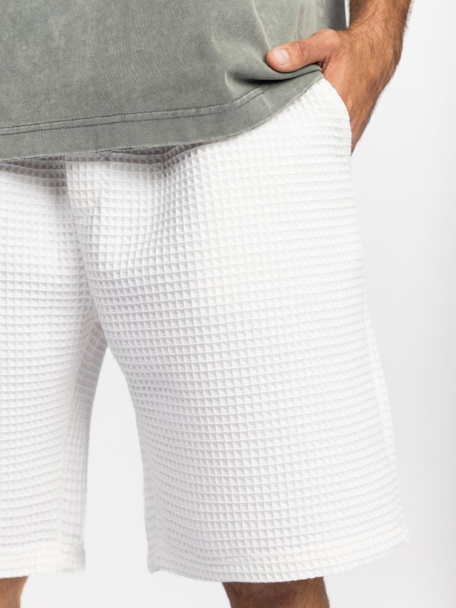 מכנסי וופל קצרים לגבר עם שרוך קשירה