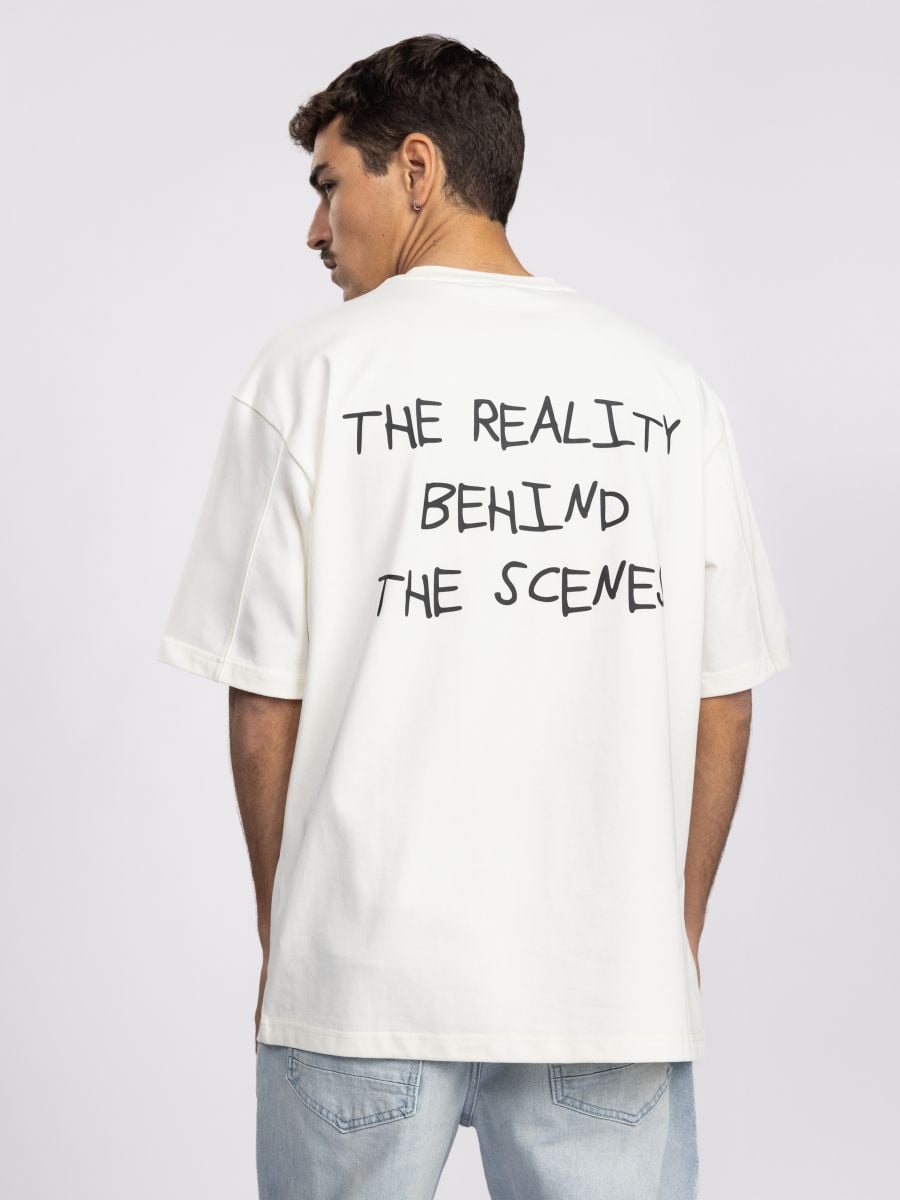 טי שירט אוברסייז לגבר  Behind the Scenes