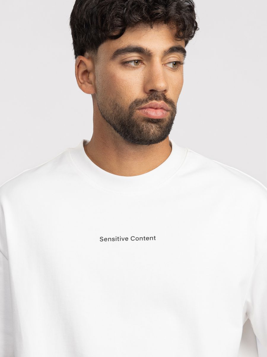 טישרט אובר סייז לגבר Sensitive Content