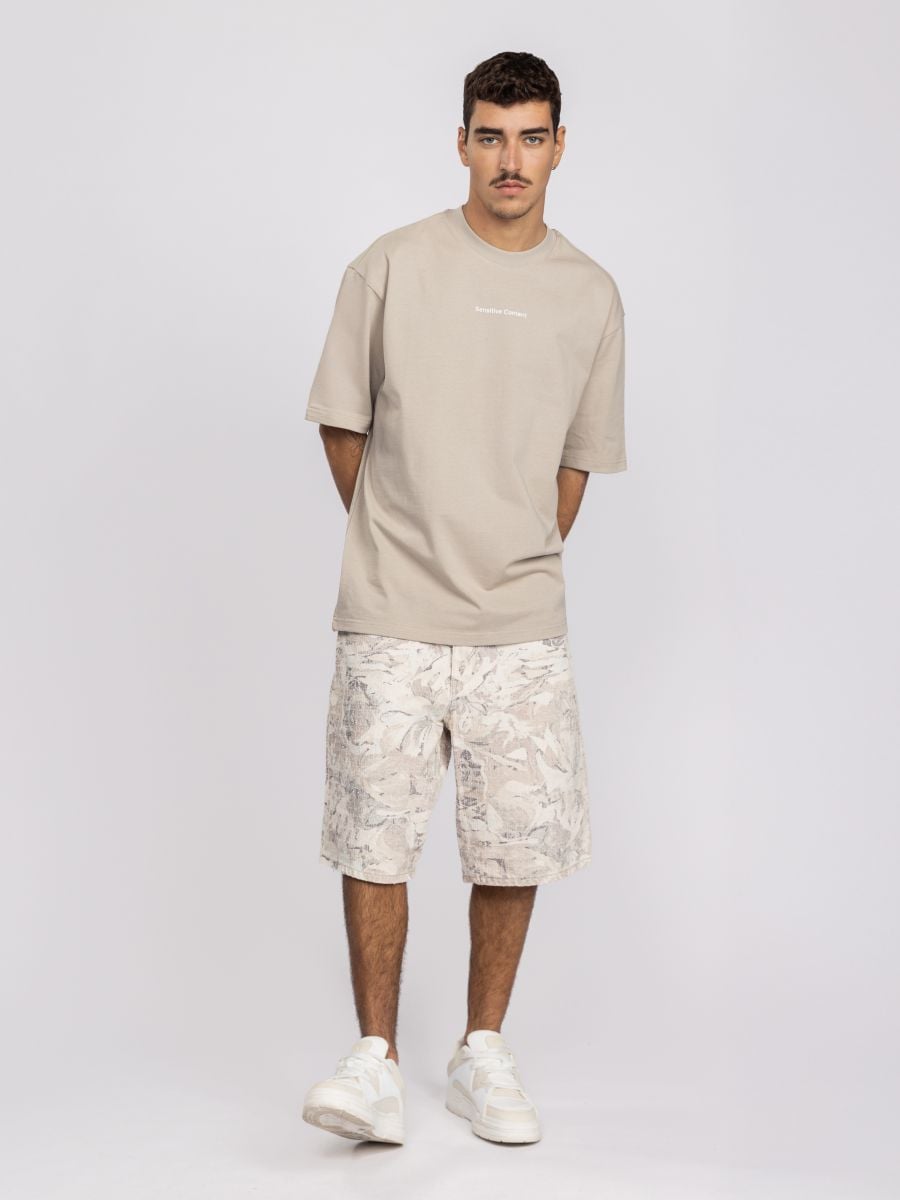 טישרט אובר סייז לגבר Sensitive Content