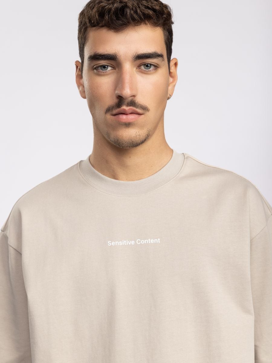 טישרט אובר סייז לגבר Sensitive Content