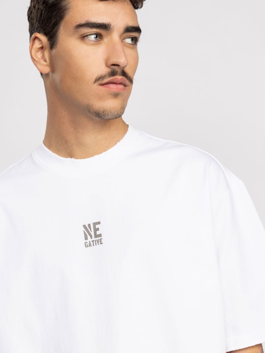 טישרט אובר סייז לגבר NEGATIVE